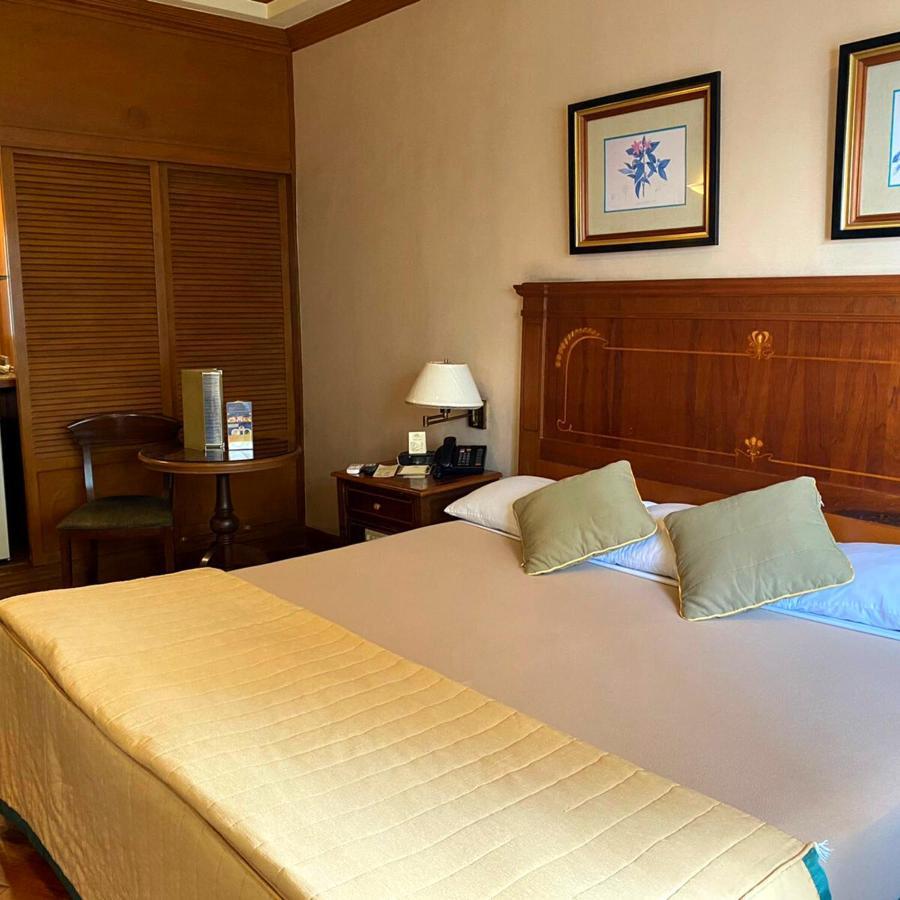 Herald Suites Makati City Kültér fotó