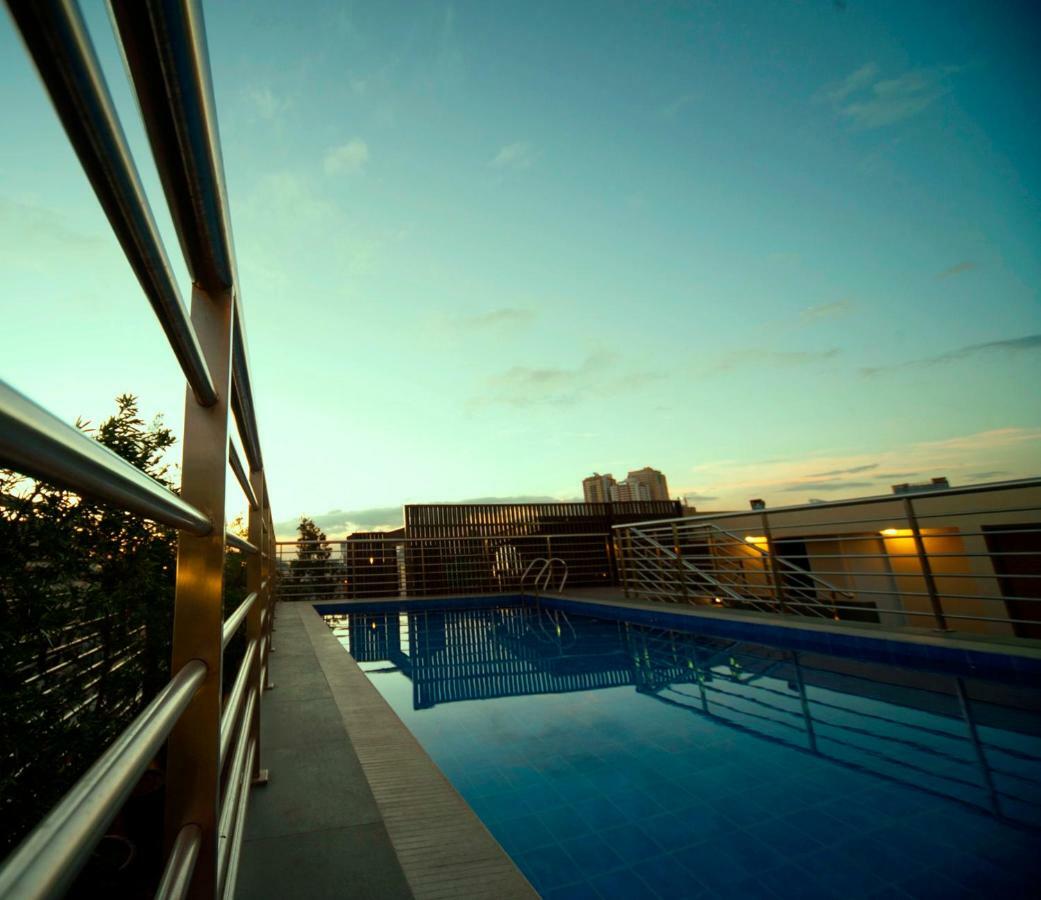 Herald Suites Makati City Kültér fotó